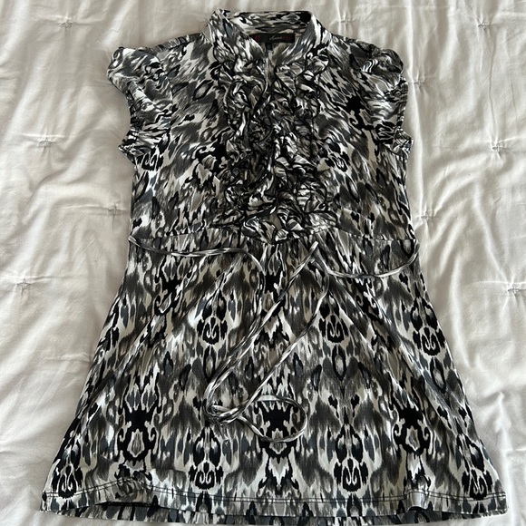 Heart and Soul Women’s Short Sleeve V Neck Blouse size Small - Picture 1 of 6